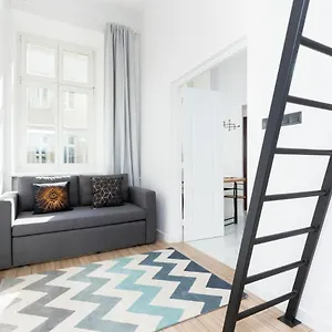 Aleje Jerozolimskie 85 By Renters Warszawa